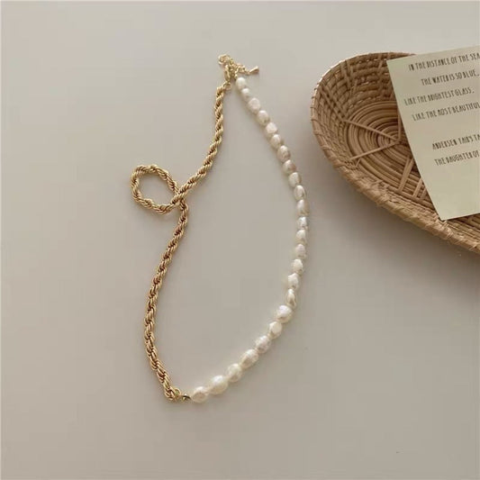 Pearl- & Gold Twisted Chain Necklace